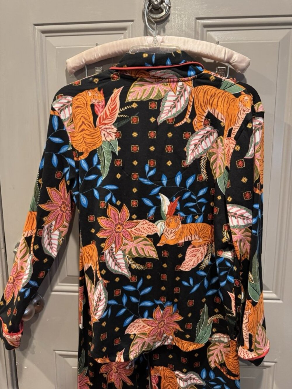 Room Service Women's Tiger Black Orange Multi Floral Pajama Set PJs S Small NEW - Picture 7 of 16